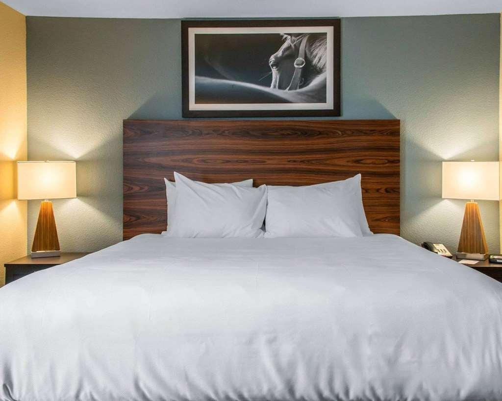 Mainstay Suites Cotulla Oda fotoğraf